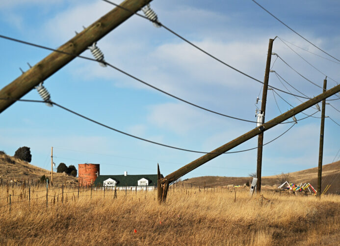 Wind storm wreaks havoc in Colorado